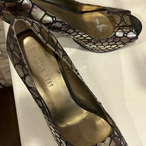 NINE WEST size 7 - Picture 1 of 6